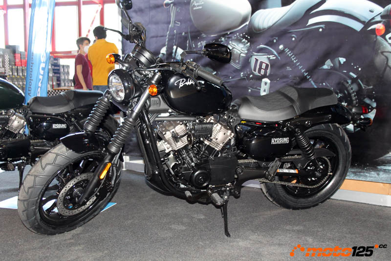 Motorama Madrid 2021 - Hyosung Aquila Bobber 125